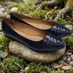 Trotters Signature Woven Navy Leather Pointed Toe Flats Size 8M